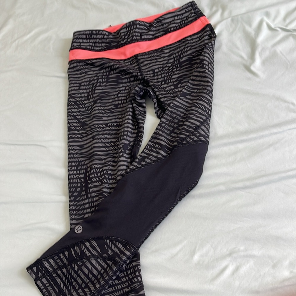 Lululemon Size 2 - Picture 5 of 5